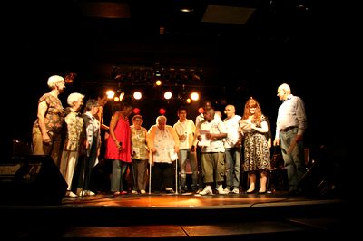 MotsaplumesGroupe.jpg